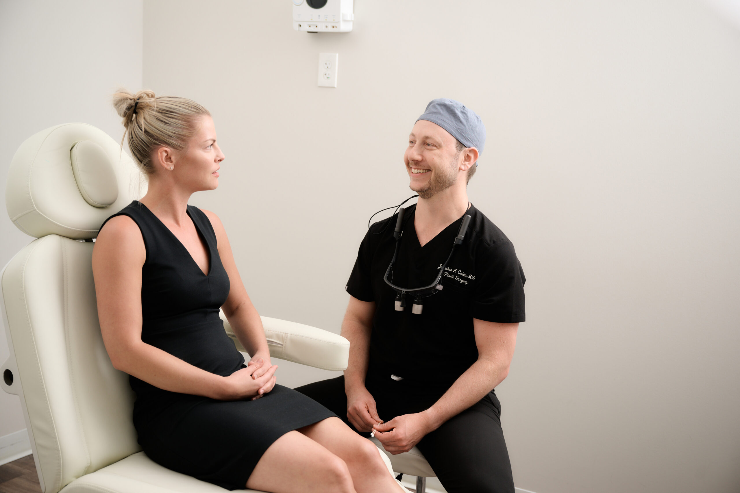 What To Expect During Your Consultation With a Cosmetic Surgeon